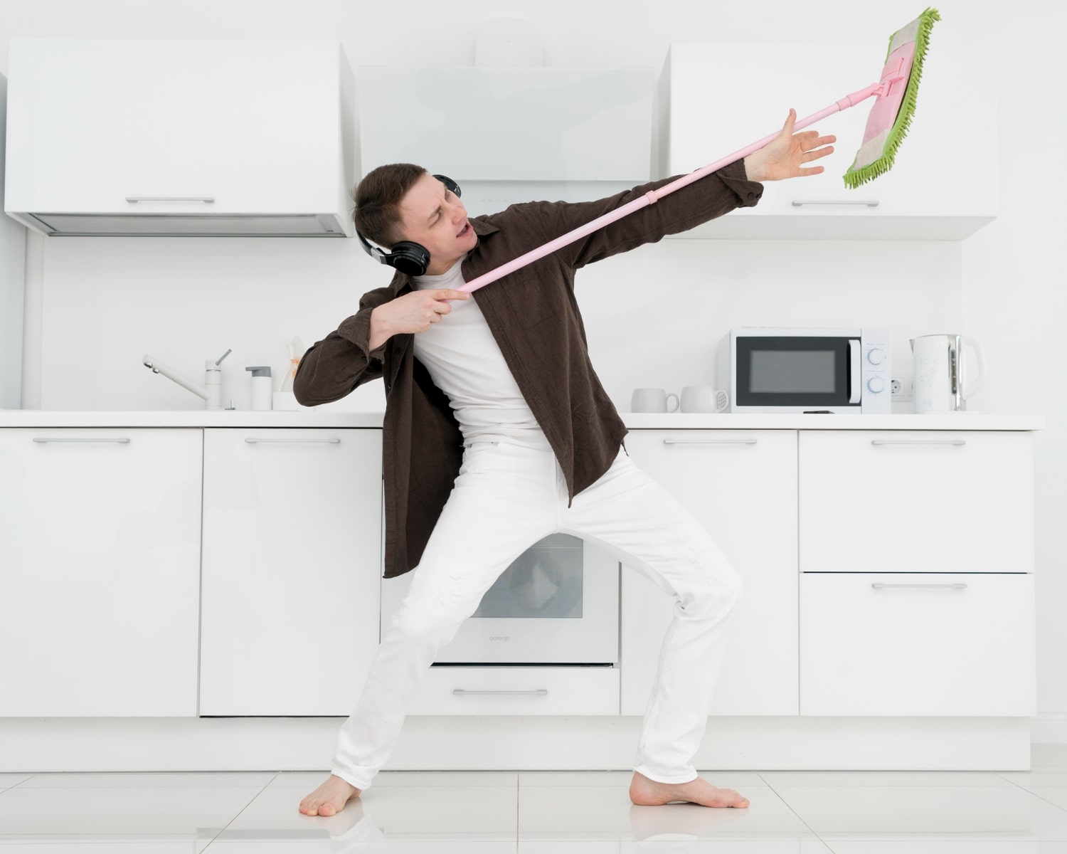 Laver un plafond sans se fatiguer